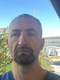 J�zsef, 56 �ves hossz�v�lgyi t�rskeres� f�rfi