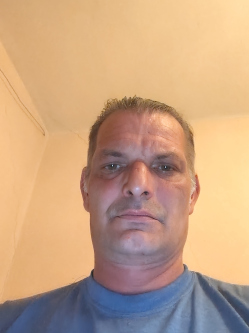 J�nos, 47 �ves b�lmegyeri t�rskeres� f�rfi