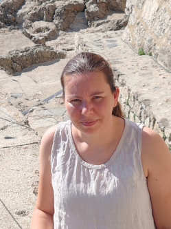 Bernadett, 36 �ves t�rskeres� n�, P�cs