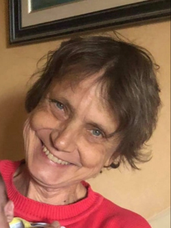 Sarolta, 68 �ves t�rskeres� n�, Kom�rom