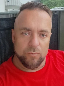 Benj�min, 43 �ves egri t�rskeres� f�rfi