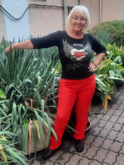 Marcsi, 72 �ves t�rskeres� n�, Budapest