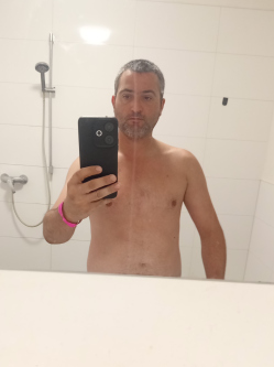 P�ter, 35 �ves tisza�jv�rosi t�rskeres� f�rfi