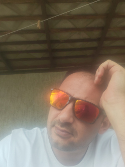 Barnab�s, 39 �ves szigetv�ri t�rskeres� f�rfi