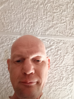 Zsolt, 52 �ves bajai t�rskeres� f�rfi