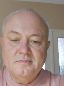 L�szl�, 60 �ves dunaf�ldv�ri t�rskeres� f�rfi