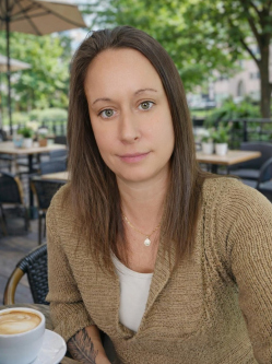 Bea, 35 �ves budapesti t�rskeres� n�