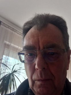 B�la, 74 �ves budapesti t�rskeres� f�rfi