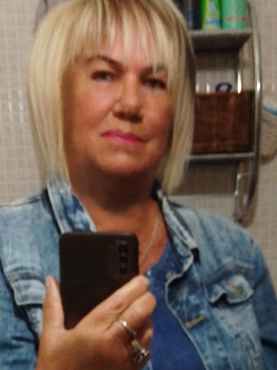 Gitka, 69 éves társkereső nő, Miskolc