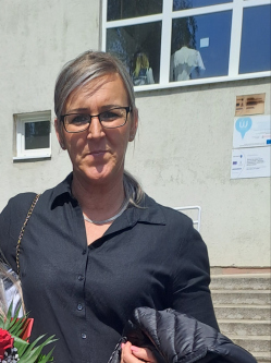 T�mea, 46 �ves t�skai t�rskeres� n�
