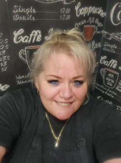 Gabriella, 50 �ves kistarcsai t�rskeres� n�
