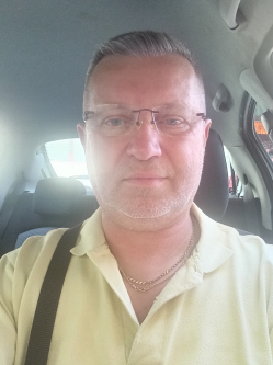 Mih�ly, 62 �ves budapesti t�rskeres� f�rfi