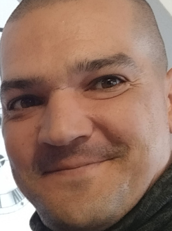 Pisti, 36 �ves hajd�szoboszl�i t�rskeres� f�rfi