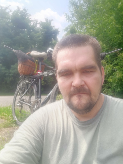 Imre, 46 �ves tiszavasv�ri t�rskeres� f�rfi