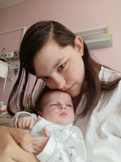 Dorina, 19 éves társkereső nő, Budapest