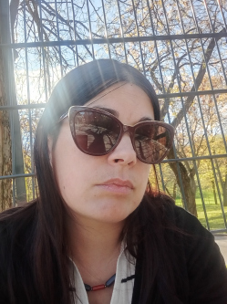 Zs�fi, 40 �ves budapesti t�rskeres� n�