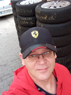 Tam�s, 48 �ves budapesti t�rskeres� f�rfi