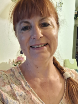 Ibolya, 62 �ves zalaegerszegi t�rskeres� n�