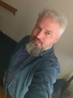 Csaba, 51 �ves budapesti t�rskeres� f�rfi