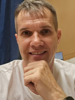 Peter, 51 �ves miskolci t�rskeres� f�rfi