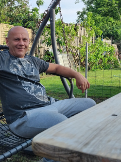 Endre, 50 �ves budapesti t�rskeres� f�rfi