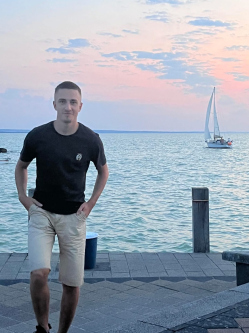 Attila, 20 �ves b�k�scsabai t�rskeres� f�rfi