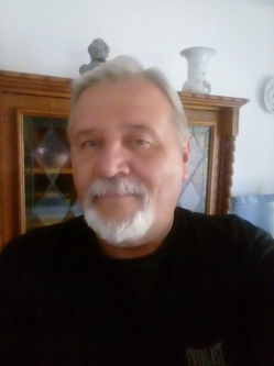 J�nos, 71 �ves t�rskeres� f�rfi, Ny�regyh�za