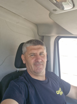 K�lm�n, 50 �ves keceli t�rskeres� f�rfi