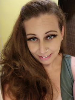 Edina, 39 �ves t�rskeres� n�, Kaposv�r