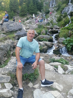 Jozsi, 47 �ves t�rskeres� f�rfi, M�ramaros