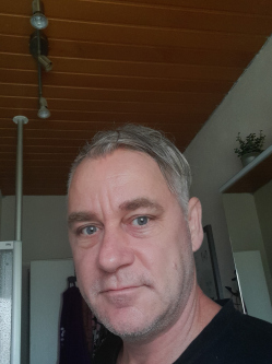 Tam�s, 51 �ves tapolcai t�rskeres� f�rfi