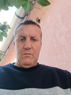 Ervin, 47 �ves karak�sz�rcs�ki t�rskeres� f�rfi
