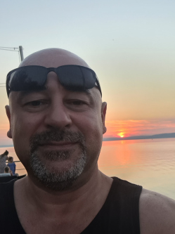L�szl�, 51 �ves kecskem�ti t�rskeres� f�rfi