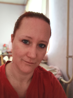 Andi, 41 �ves g�d�ll�i t�rskeres� n�
