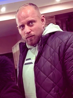 D�niel, 28 �ves t�rnoki t�rskeres� f�rfi