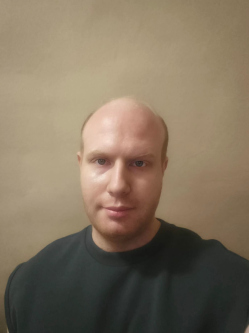 Csaba, 27 �ves ny�regyh�zi t�rskeres� f�rfi
