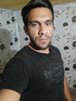 Jonat�n, 27 �ves csan�dap�cai t�rskeres� f�rfi