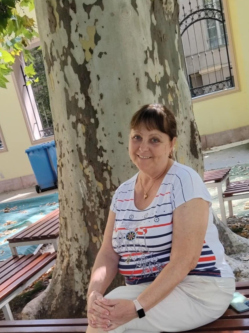 Juli, 63 �ves budapesti t�rskeres� n�