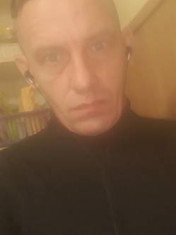Tamas, 39 �ves p�csi t�rskeres� f�rfi