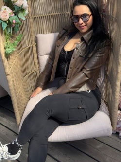 �va, 31 �ves szeksz�rdi t�rskeres� n�