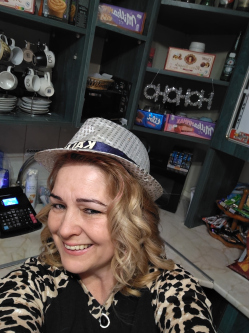Reni, 48 �ves budapesti t�rskeres� n�