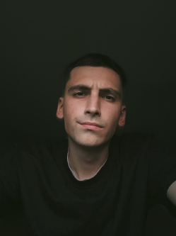 Benjamin, 24 �ves tahit�tfalui t�rskeres� f�rfi
