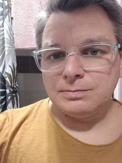 Zsolt, 41 �ves esztergomi t�rskeres� f�rfi