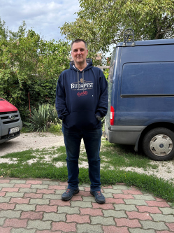 Jozsef, 51 �ves albertirsai t�rskeres� f�rfi