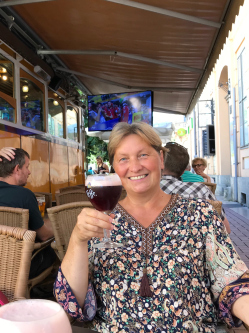 Ildiko, 62 �ves kecskem�ti t�rskeres� n�