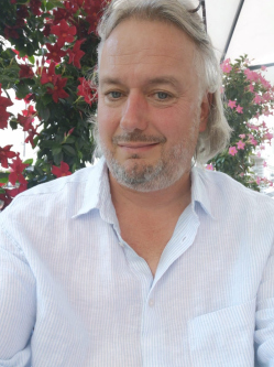 Marcel, 56 �ves budapesti t�rskeres� f�rfi