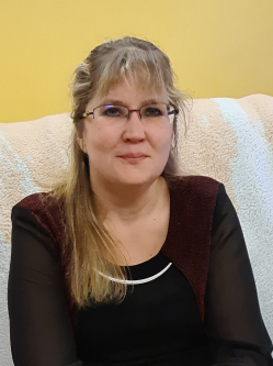 M�ni, 45 �ves budapesti t�rskeres� n�