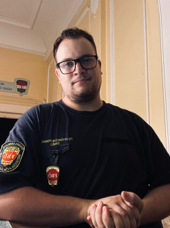 Bence, 26 �ves erzs�beti t�rskeres� f�rfi