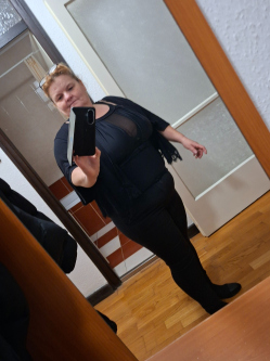 Mona, 47 �ves budapesti t�rskeres� n�