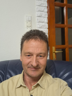 P�ter, 55 �ves szigetszentmikl�si t�rskeres� f�rfi